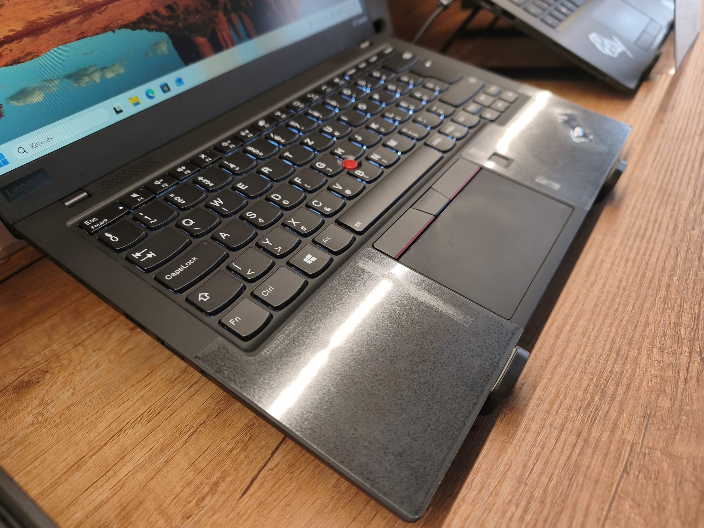 Lenovo ThinkPad X1 Carbon Gen8, 3. kép