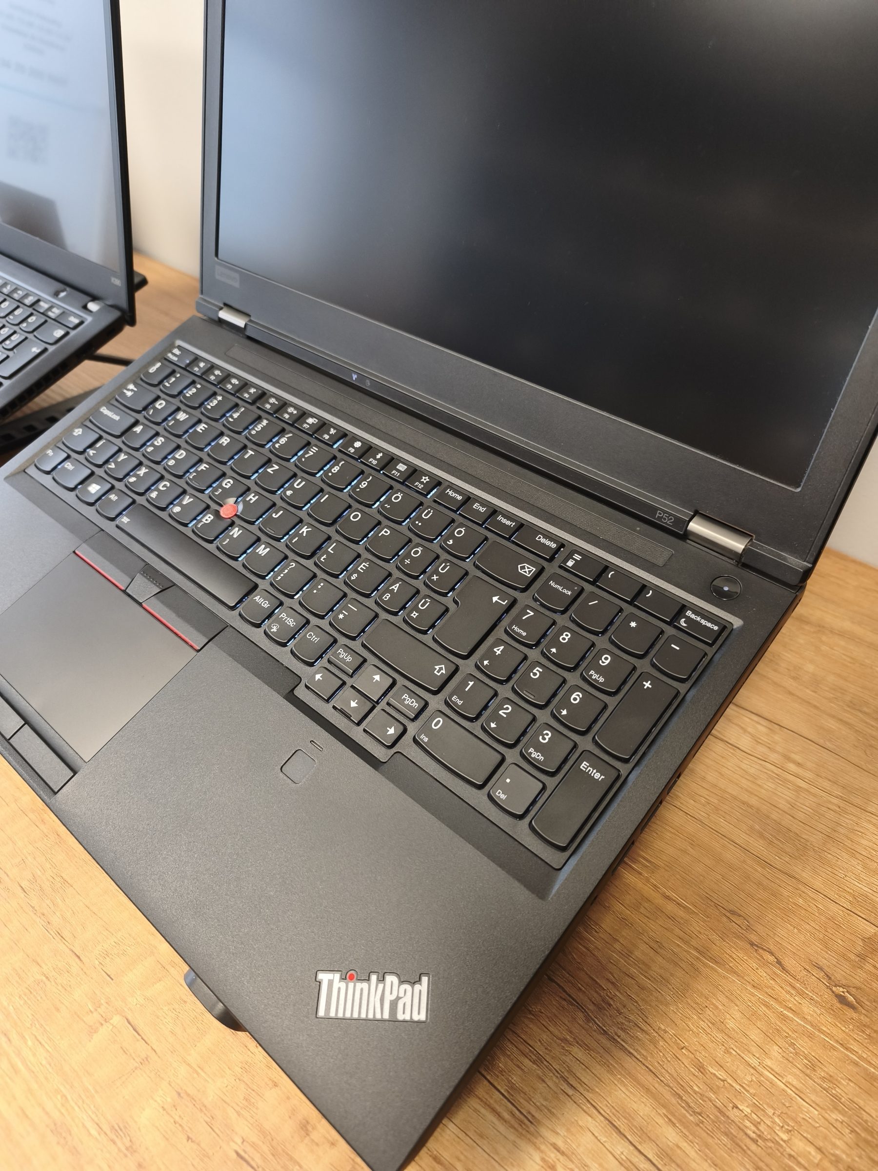 Lenovo ThinkPad P52, 2. kép