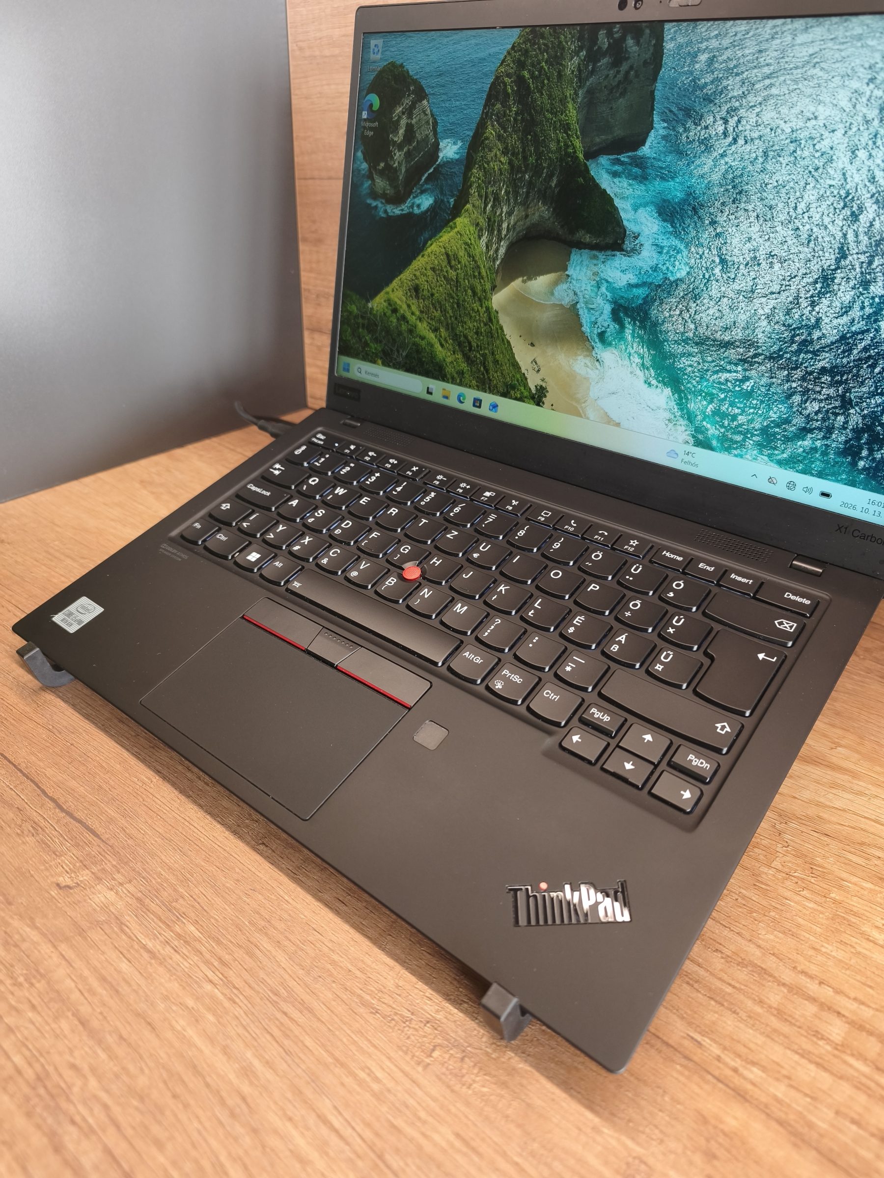 Lenovo ThinkPad X1 Carbon Gen8, 3. kép