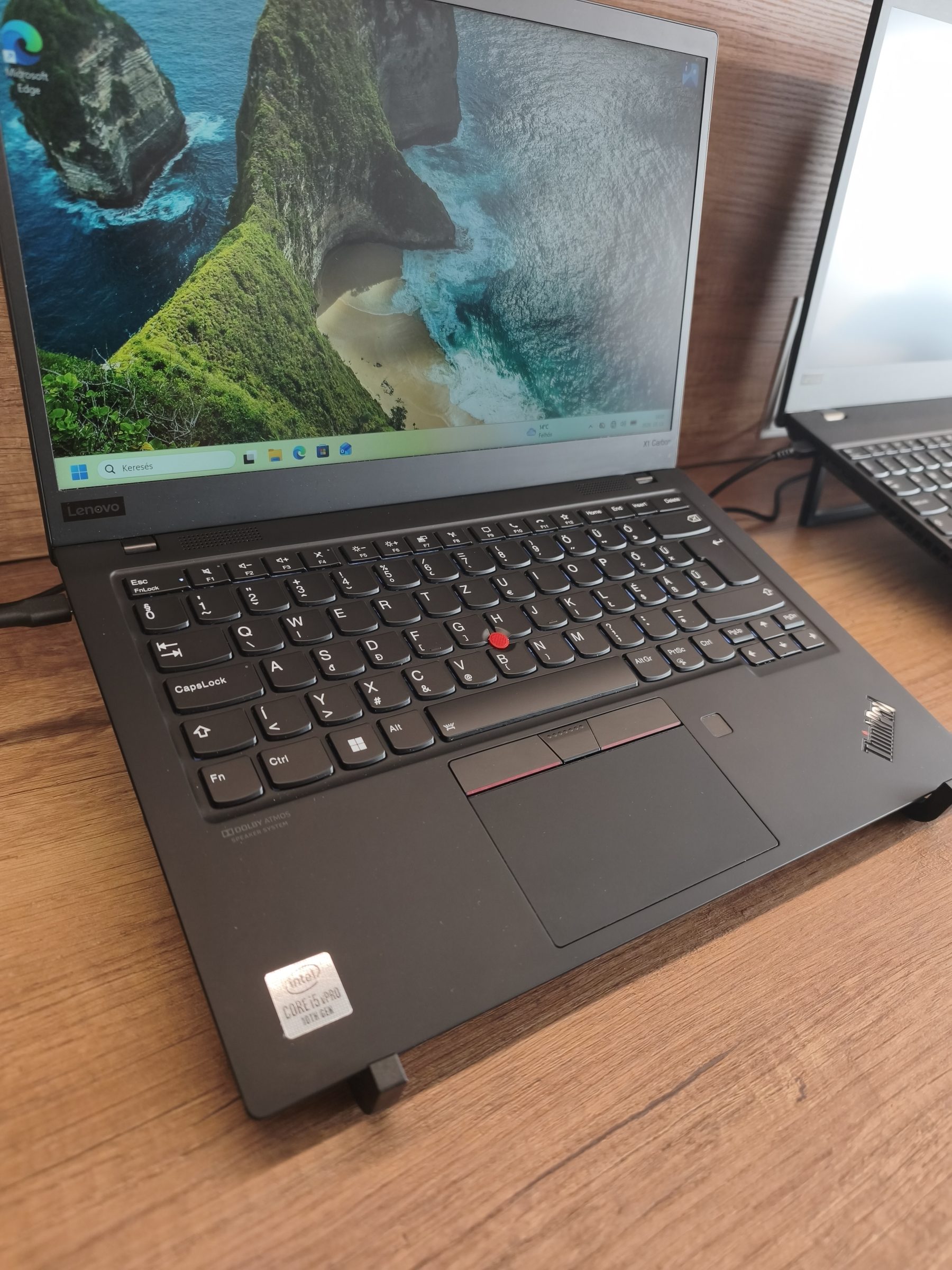 Lenovo ThinkPad X1 Carbon Gen8, 4. kép