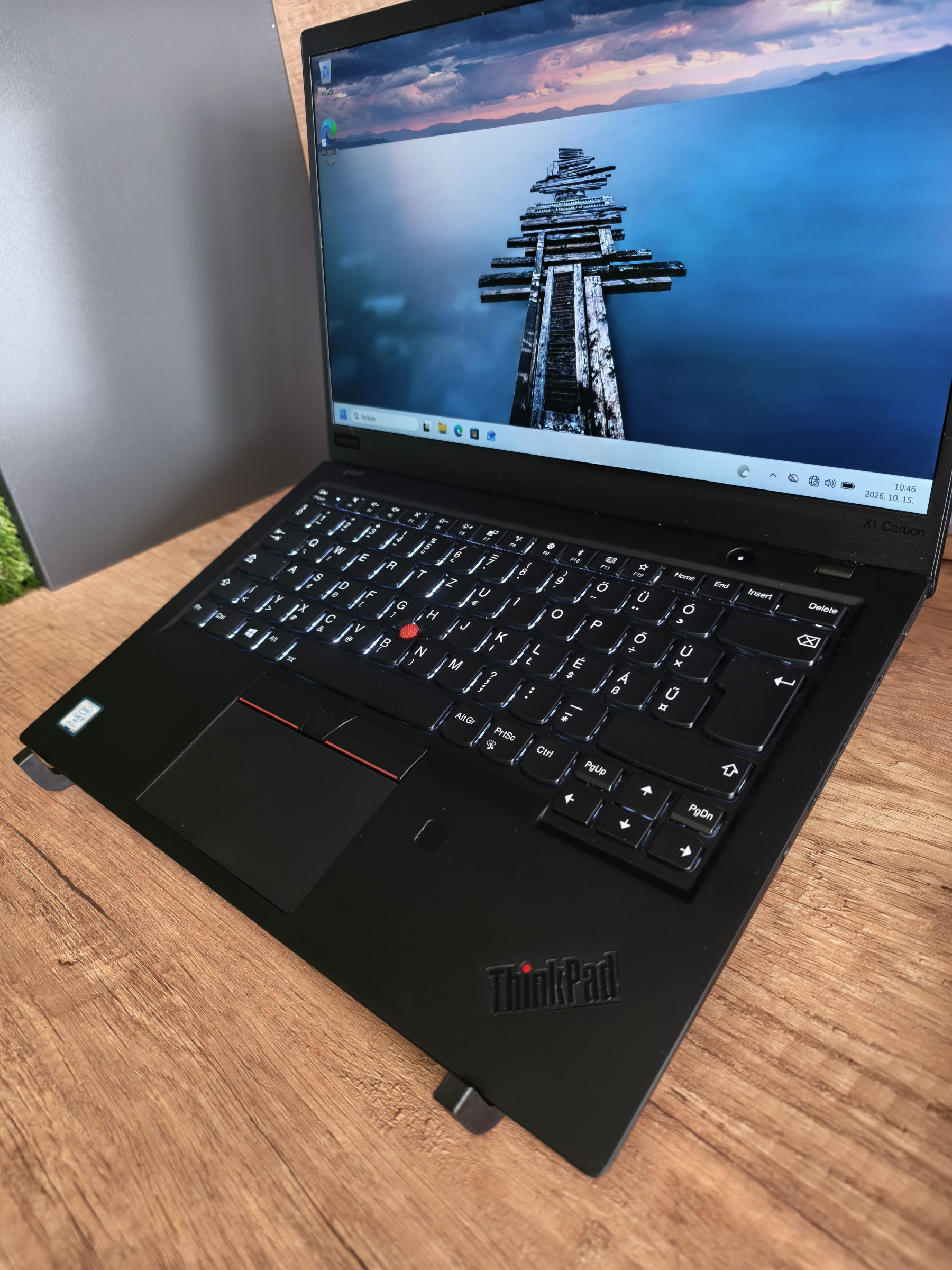 Lenovo ThinkPad X1 Carbon Gen6, 2. kép