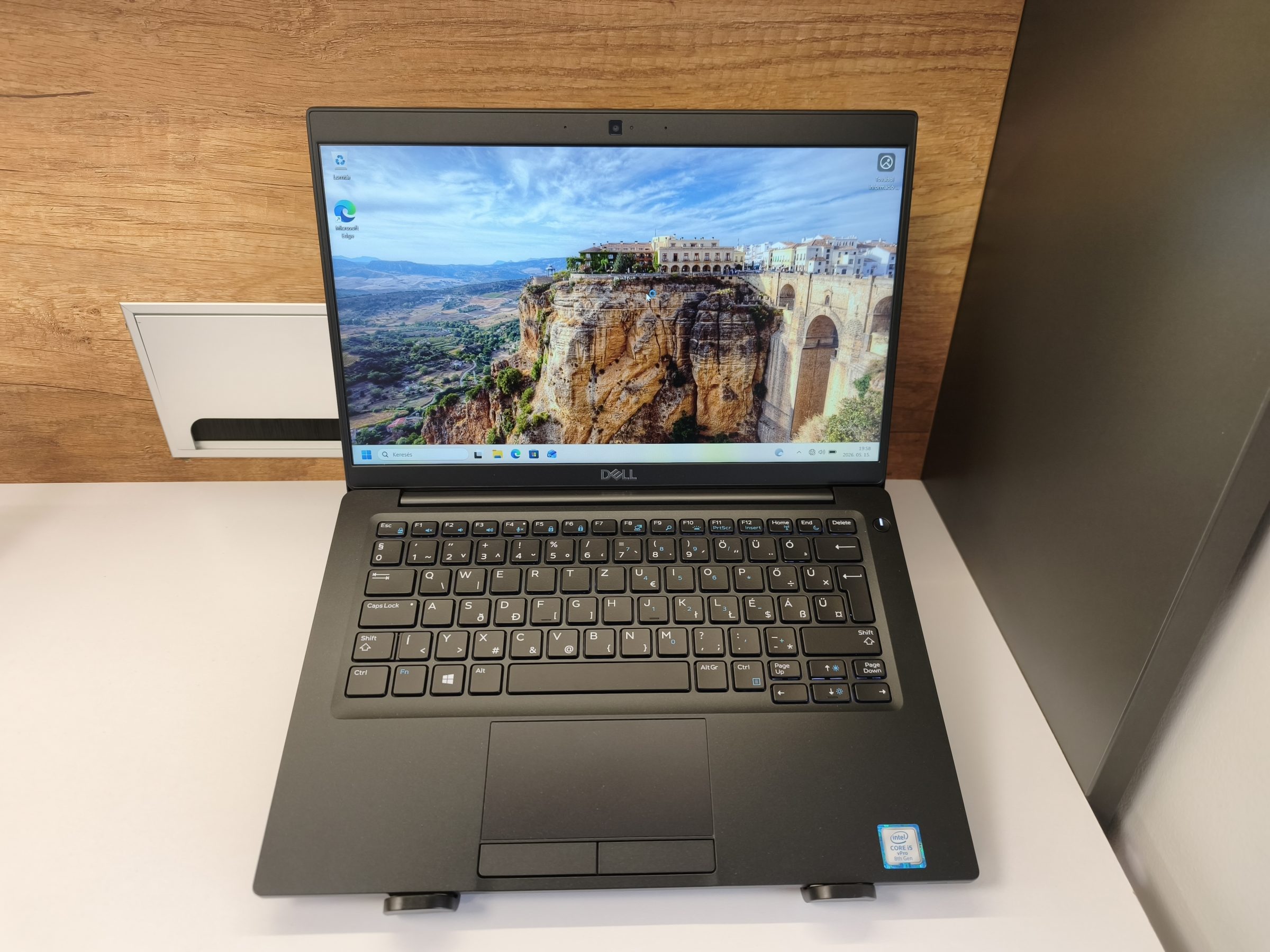 Dell Latitude 7390
