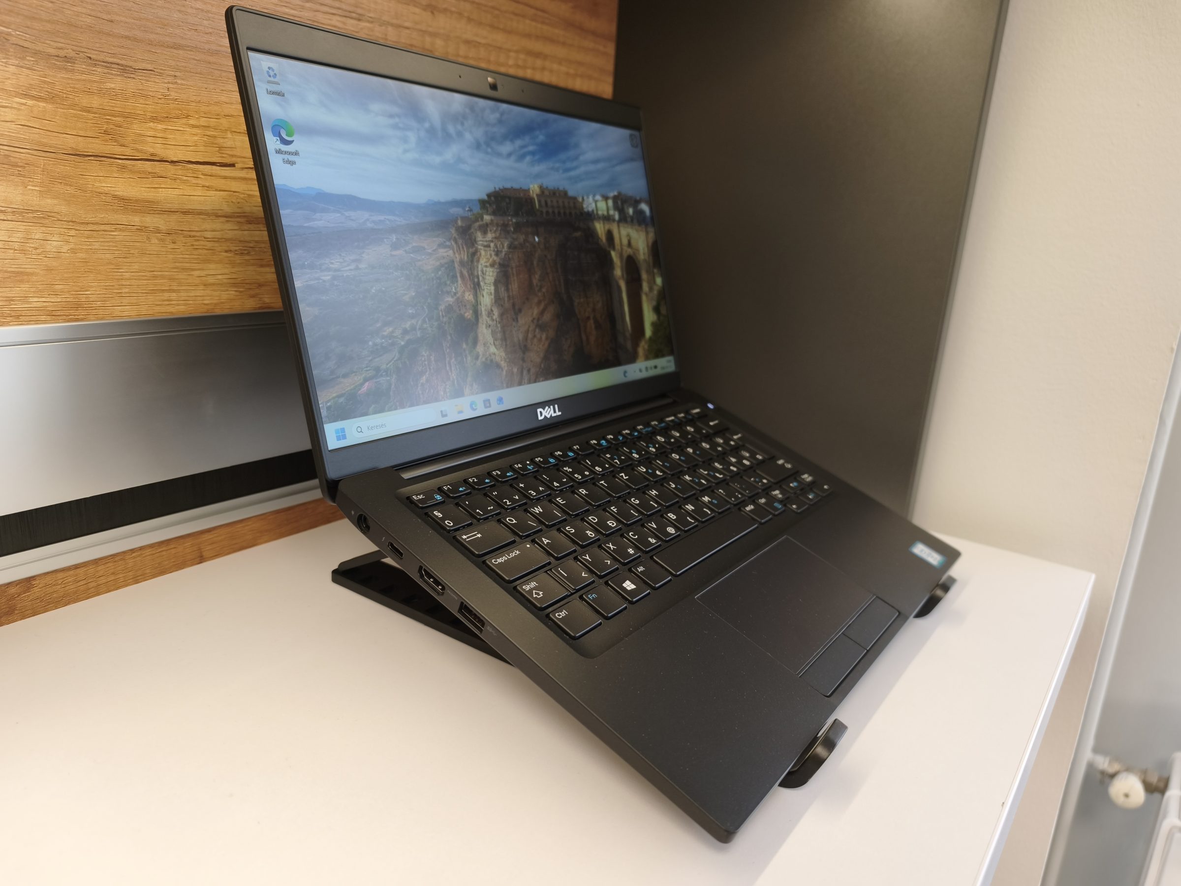 Dell Latitude 7390