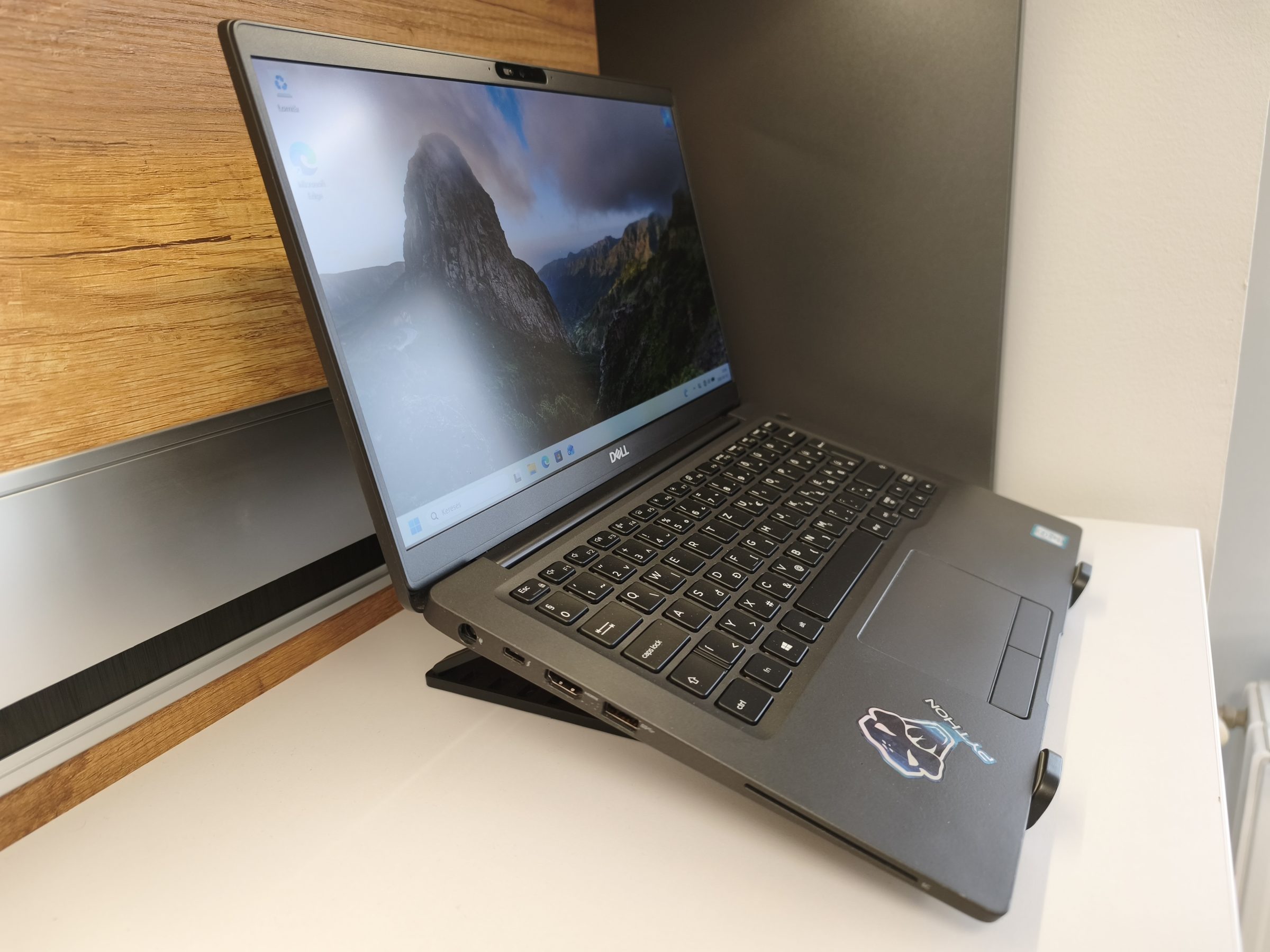 Dell Latitude 7400