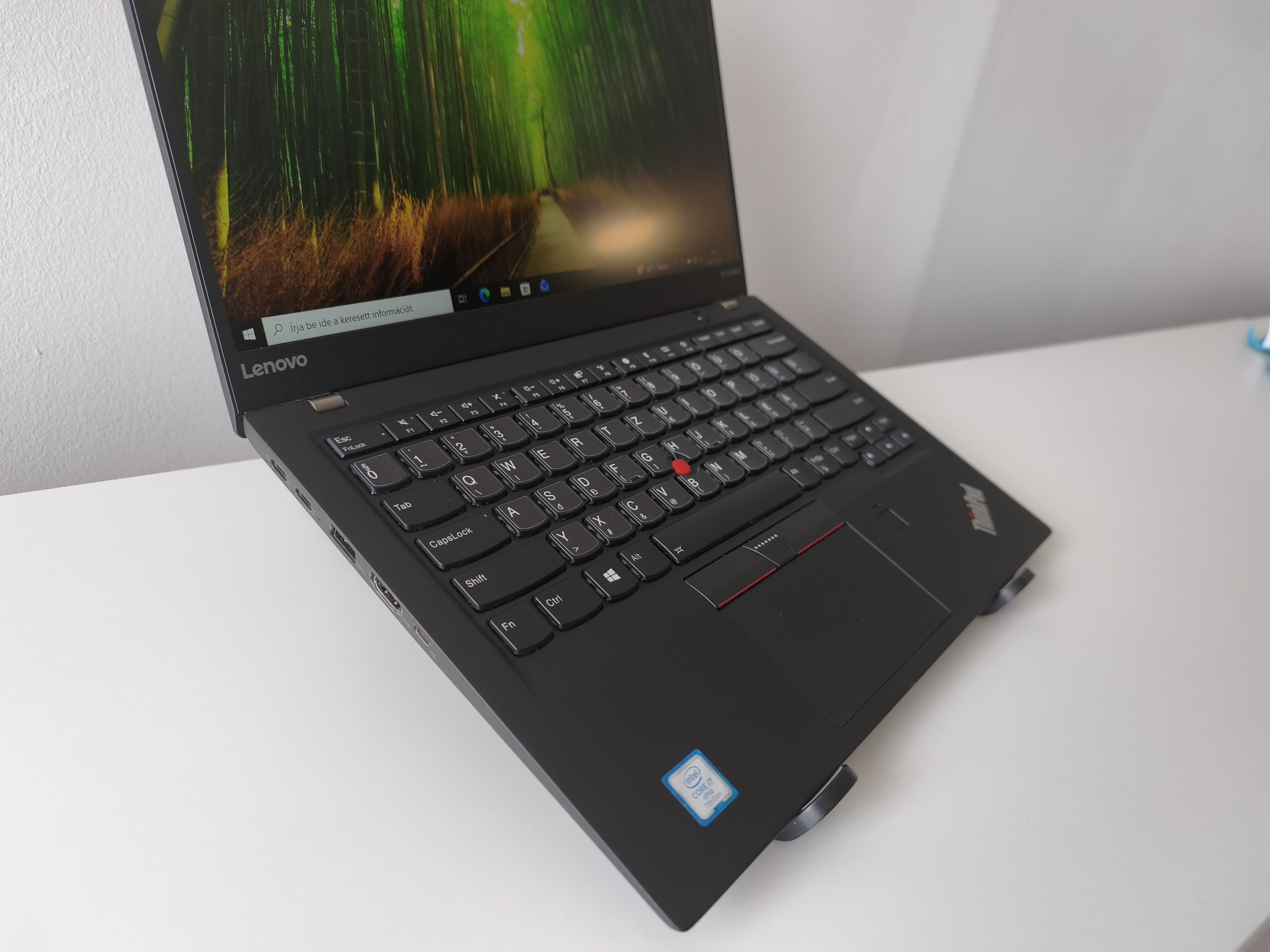 Lenovo ThinkPad X1 Carbon Gen5