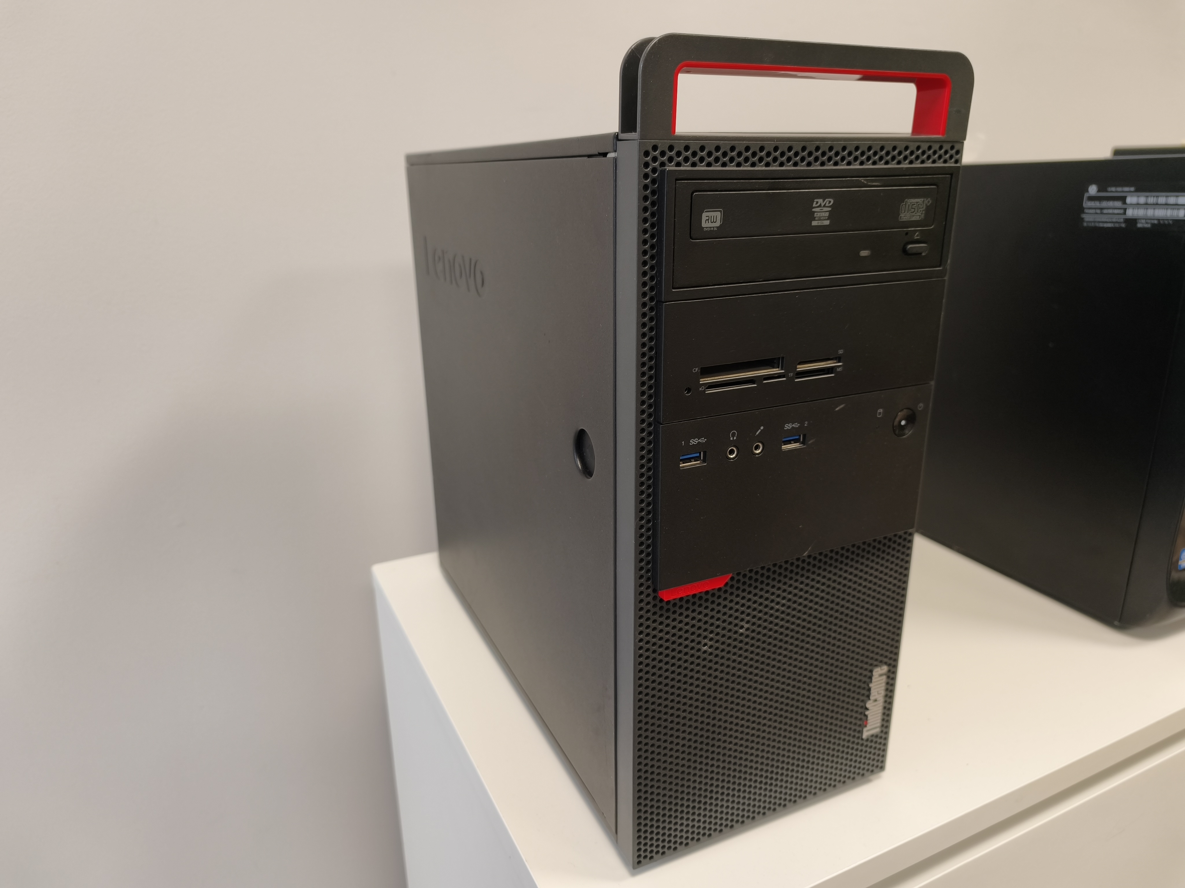 Lenovo ThinkCentre M900 PC
